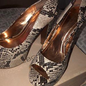 Bcbg cashmere ginger snake peep toed pumps